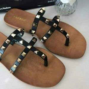 Studded sandals slides